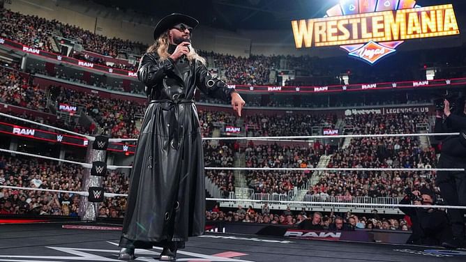 Seth Rollins failing to connect with fans; ex-WWE writer slams his RAW promo - "That is not over; that has never been over" (Exclusive)
