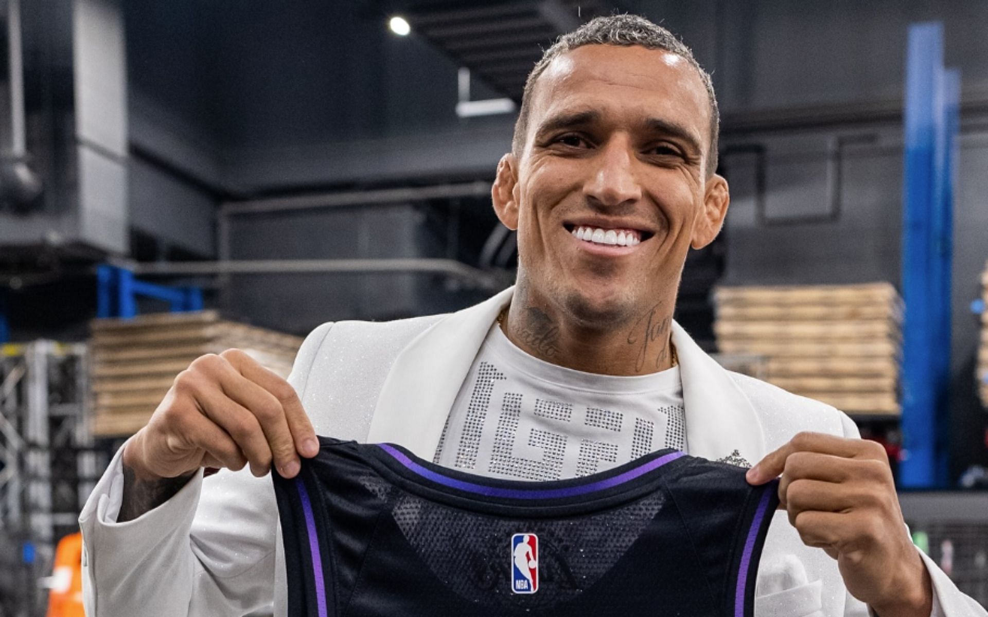 Charles Oliveira interacted with his fans on Valentine