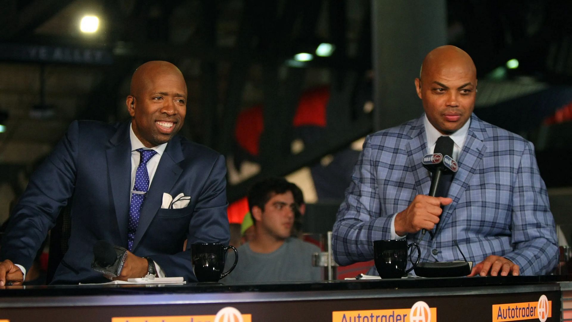 Kenny Smith hilariously roasts Charles Barkley during TNT Player of the Game debate. (Photo: IMAGN)