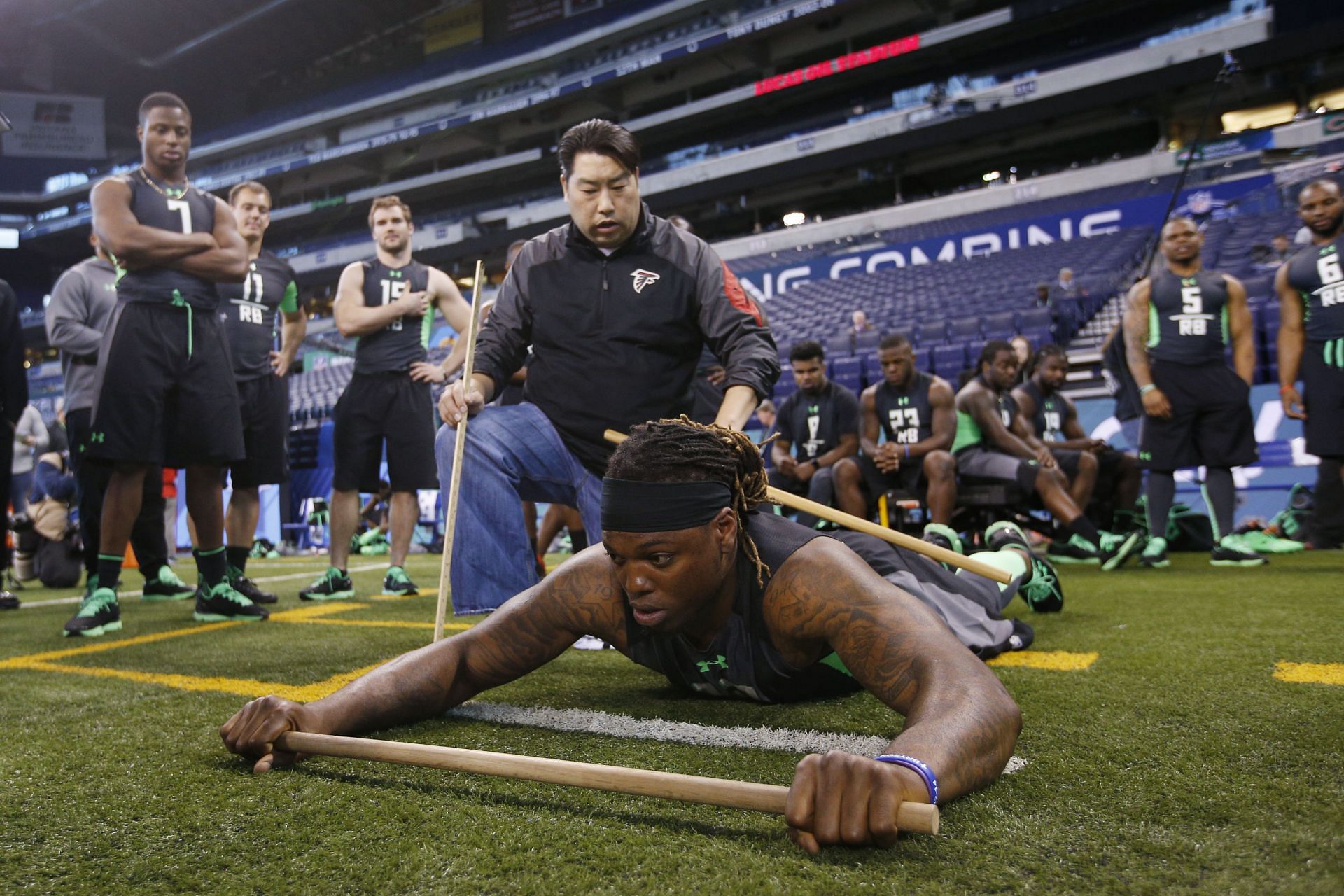 How much did Derrick Henry bench at 2016 NFL Scouting Combine? Ravens RB