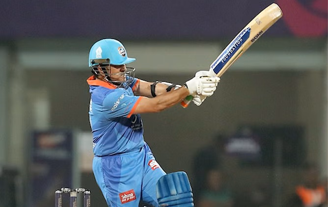 Sachin Tendulkar turns back clock with vintage hook shot during International Masters League T20 2025 match [Watch]