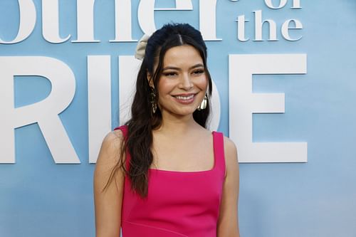 Cosgrove at the Los Angeles Special Screening Of Netflix's Mother Of The Bride (Image via Getty)