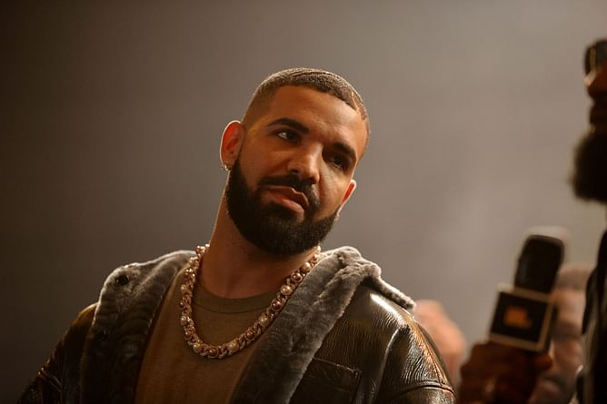 "Evil eyes were staring at me" — Drake seemingly responds to Young Thug asking him to squash the beef on $$$4U song "Brian Steel"