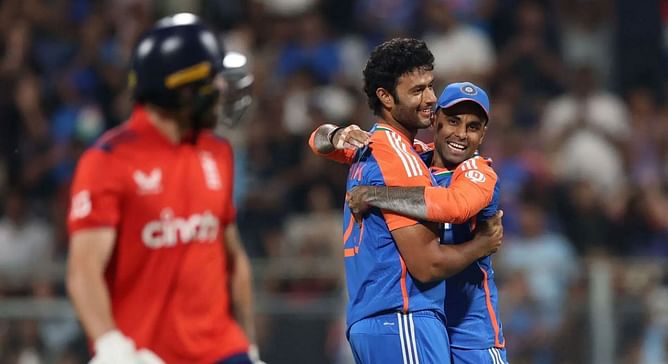 After concussion sub controversy, Shivam Dube strikes first ball to end Phil Salt’s heroics in IND vs ENG 5th T20I 2025