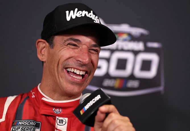 "The camera cannot see the smile": Helio Castroneves outlines hilarious pit-lane mishap before practice