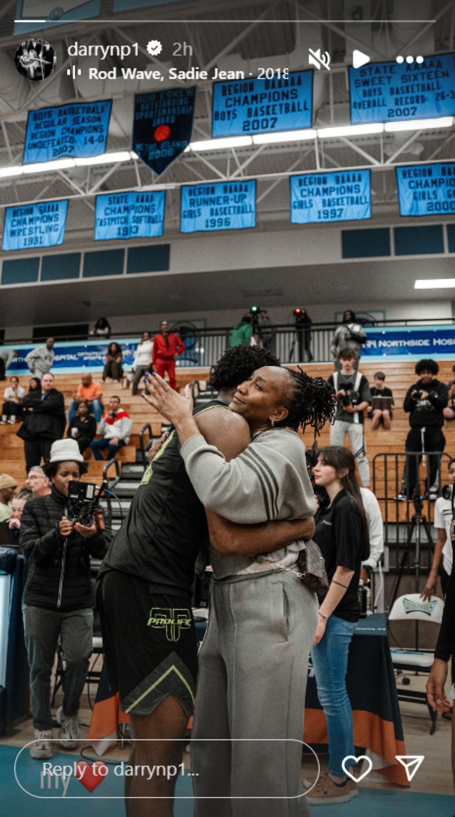 PHOTO: Kansas signee Darryn Peterson shares a heartfelt moment with his mother on the court (Image: IG/darrynp1)