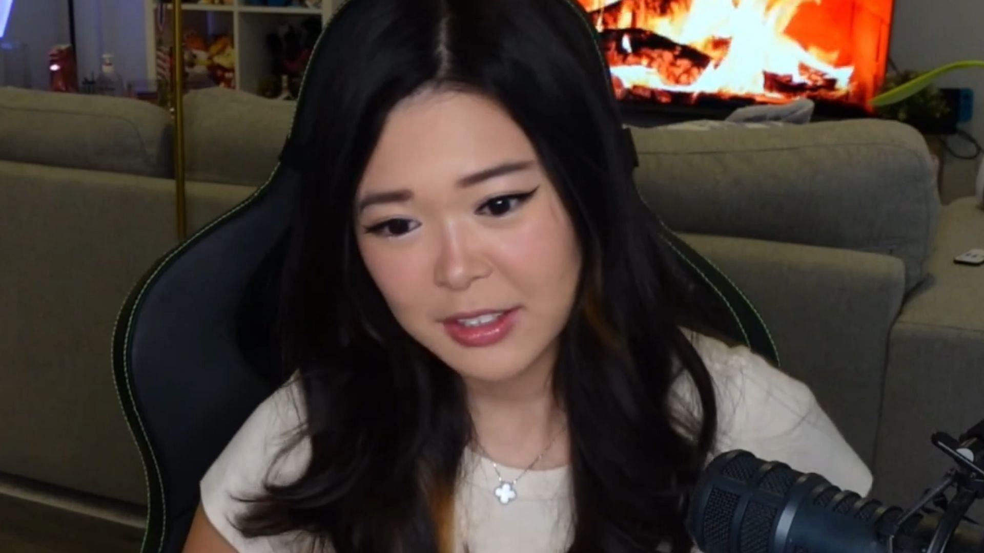 Extra Emily clarified what she had intended to say as clip allegedly showing her saying the &quot;n-word&quot; goes viral on X (Image via ExtraEmily/Twitch)