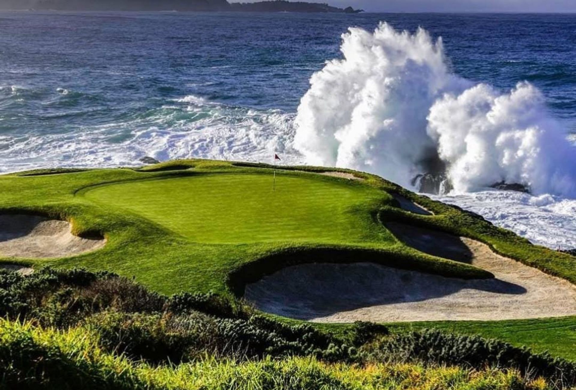 Pebble Beach Golf Links ( via Instagram account)