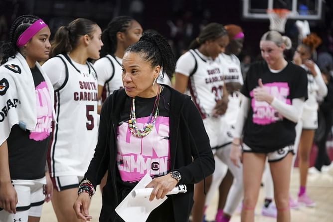 Dawn Staley compares Joyce Edwards and Sarah Strong before UConn faces South Carolina