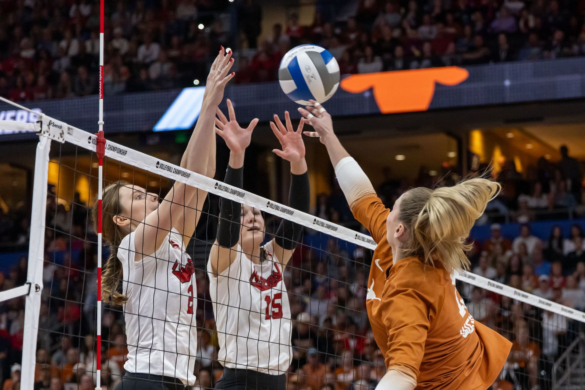 Bergen Reilly and Andi Jackson competing for Nebraska Volleyball at the 2023 NCAA Championships (Image via: Getty Images)