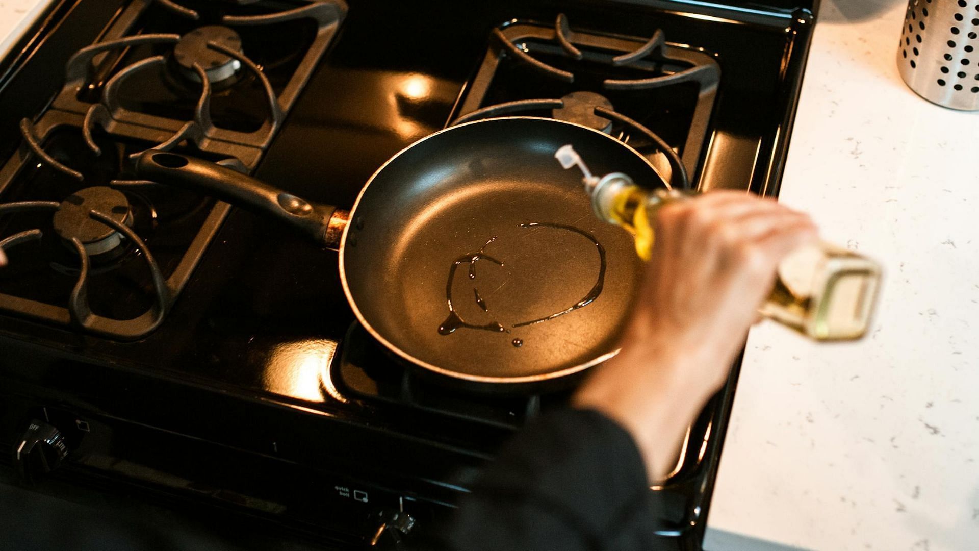 PFAS are used widely in nonstick cookware (Image via Pexels)