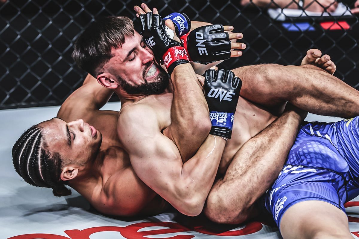 Kade Ruotolo takes the back of Nicolas Vigna at ONE 171