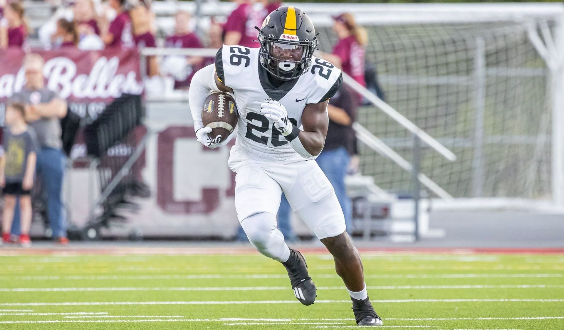 Forny High School running back Javian Osborne #26 during a game. Image via @Osborne__era on X 