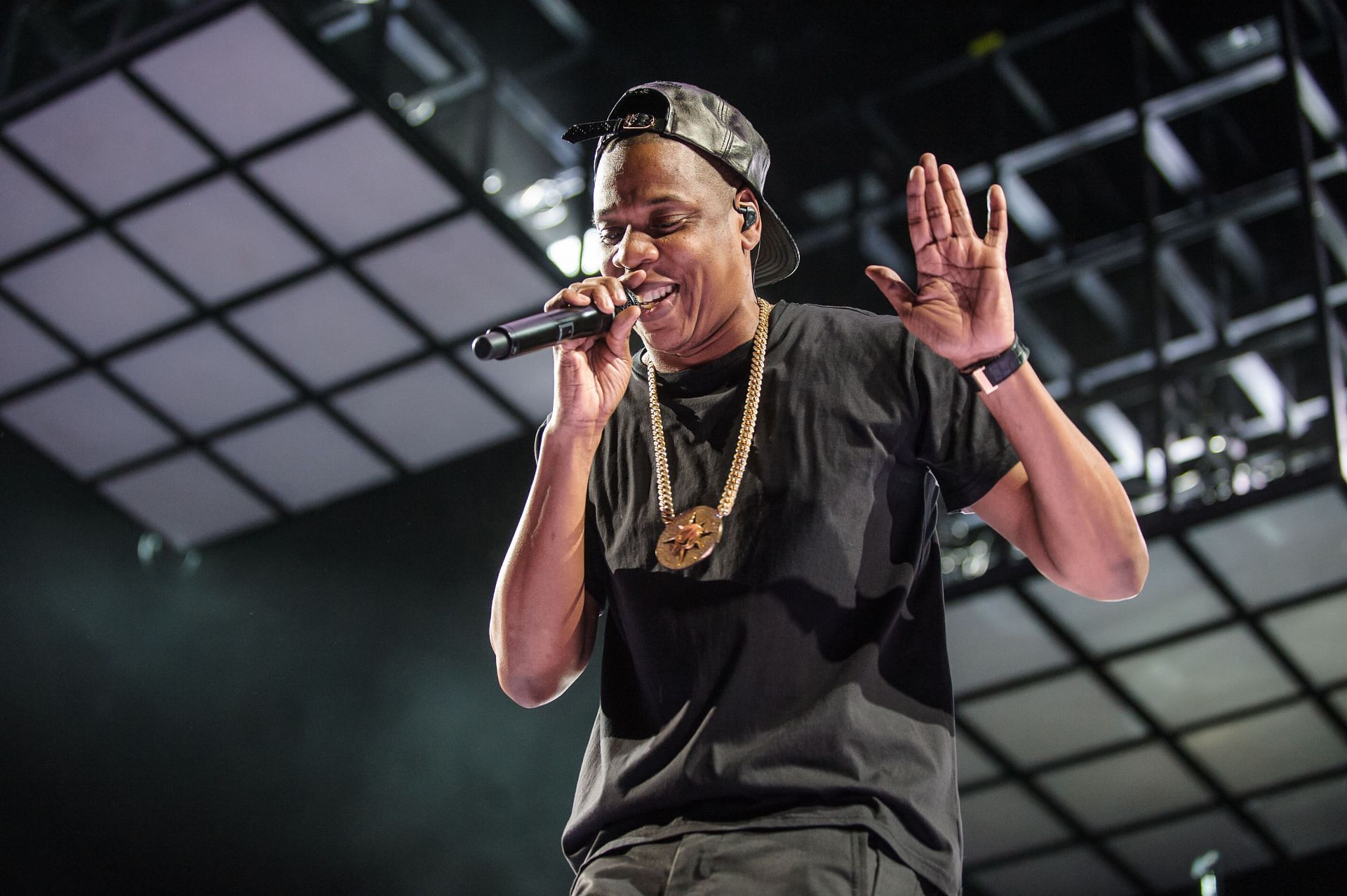 Jay Z Performs at the Verizon Center in Washington, D.C. (Image via Getty)