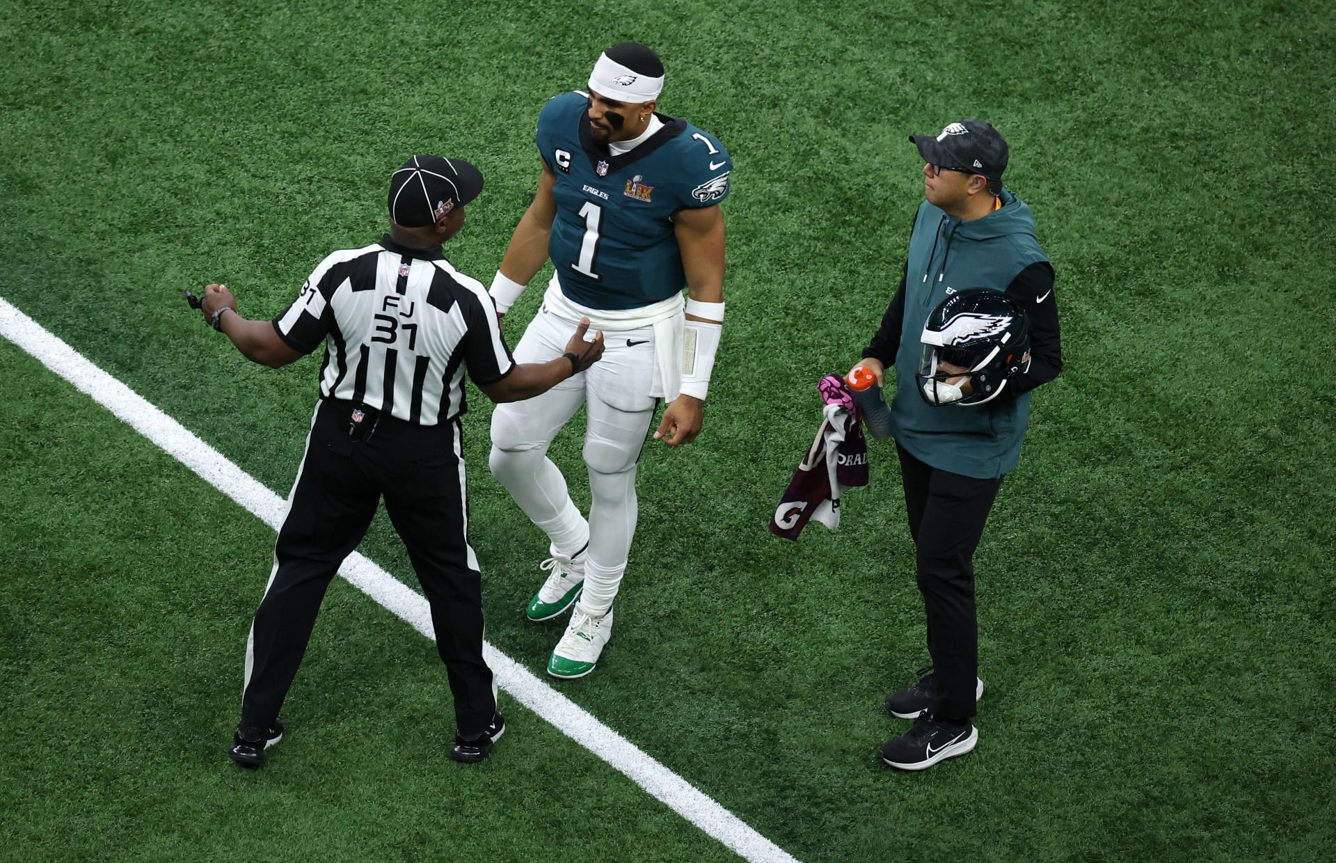 Micah Parsons, J.J. Watt, and NFL stars rip controversial officiating in Chiefs-Eagles Super Bowl (Image credit: Getty)