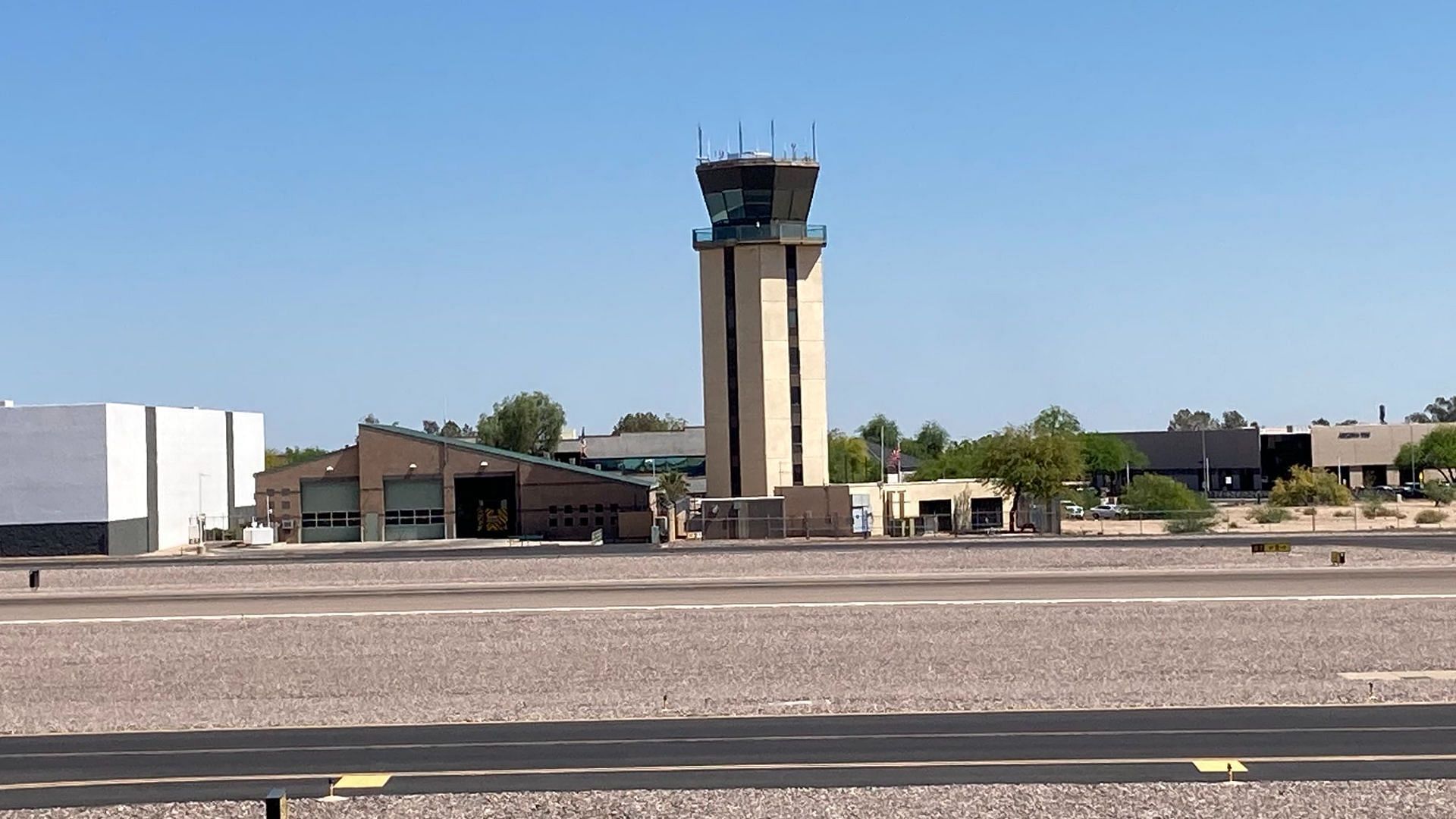 Runway closed at the Scottsdale airport (Image via X/@FlyScottsdale)