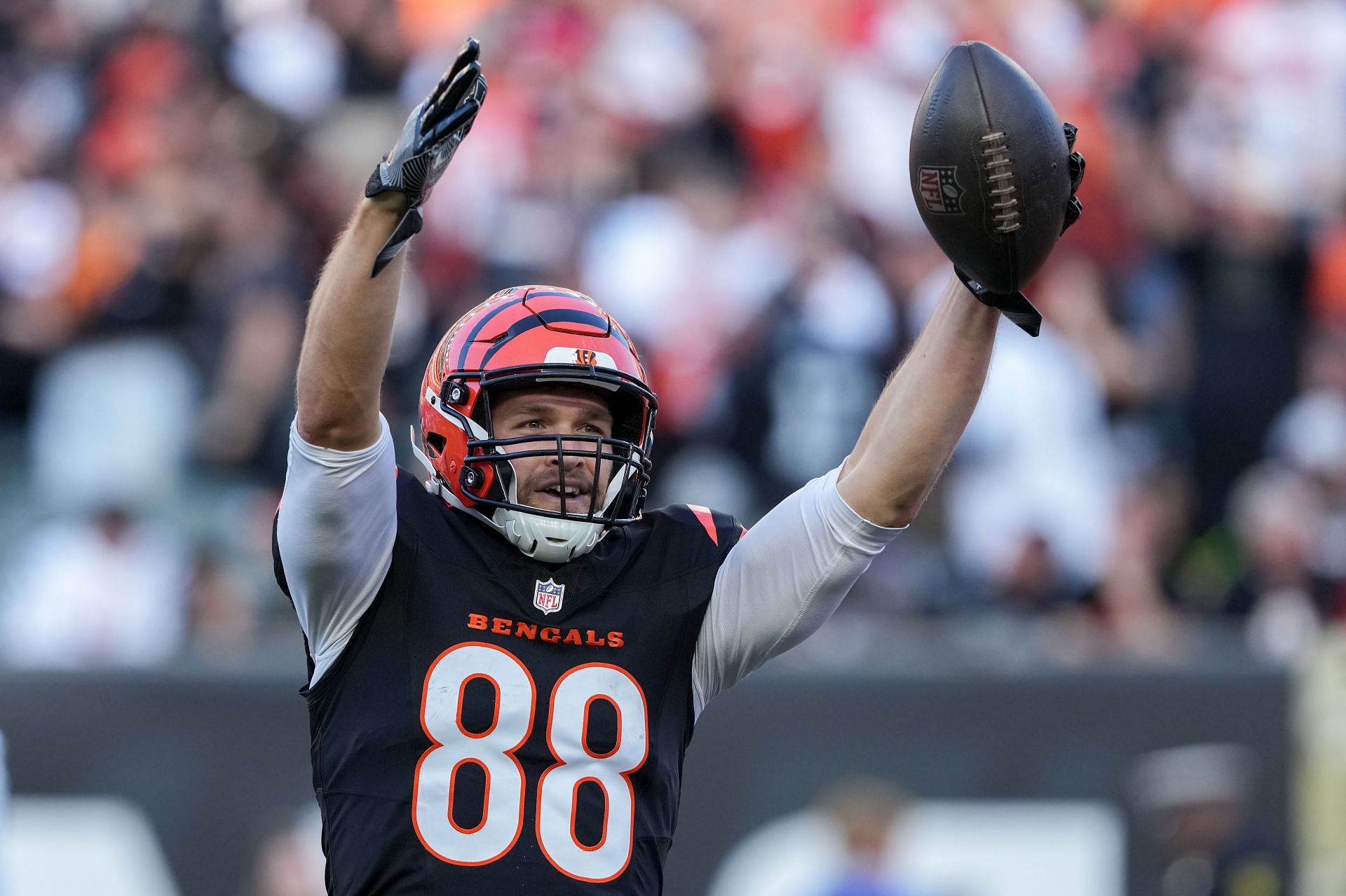 Ranking top 10 TEs available in free agency feat. Mike Gesicki, Zach Ertz, and more