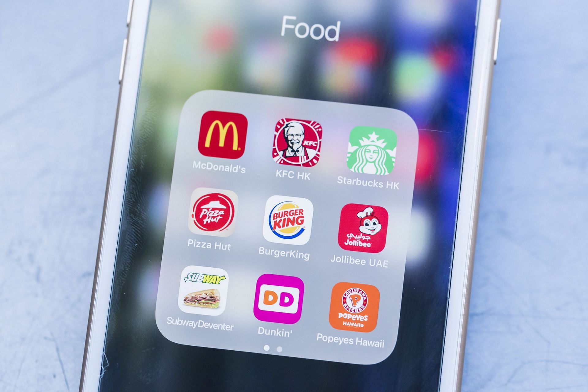 Fast Food Apps can turn routine orders into savings (Image via Getty)