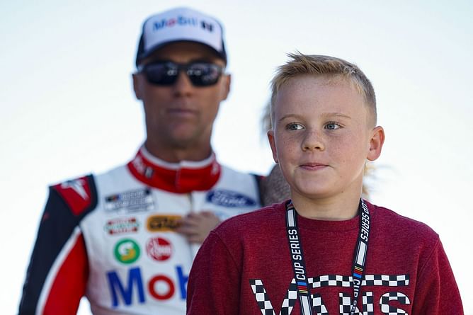 “I’ve never driven it”: $110M worth Kevin Harvick’s son Keelan lets his emotions flow ahead of CARS Tour Late Model debut
