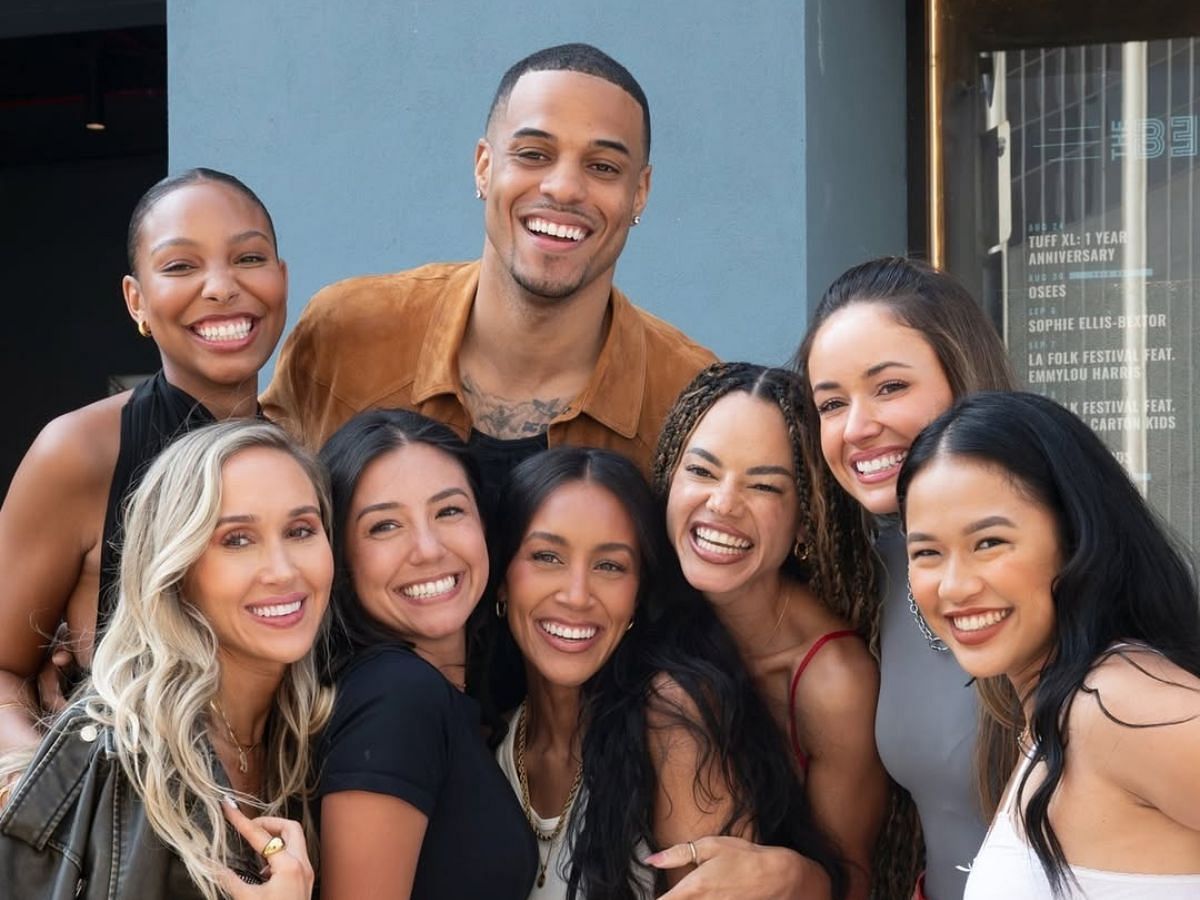 Grant with the participants from The Bachelor season 29 (Image via Instagram/@bachelorabc)