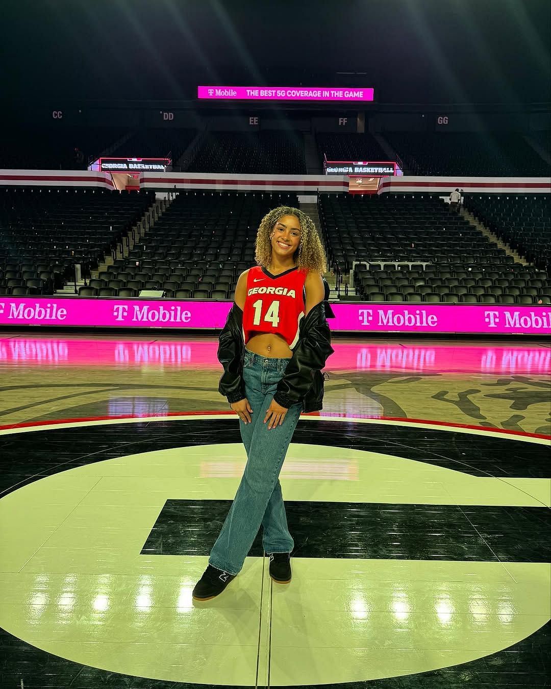 IN PICS: Longhorns signee Aaliyah Crump dons the Georgia Bulldogs jersey over the weekend in a loving gesture for BF Asa Newell (Image: IG/aaliyahcrump_)