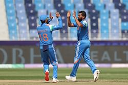 "Is he already an ICC great?" - Aakash Chopra lauds Mohammed Shami's spell in IND vs BAN 2025 Champions Trophy clash