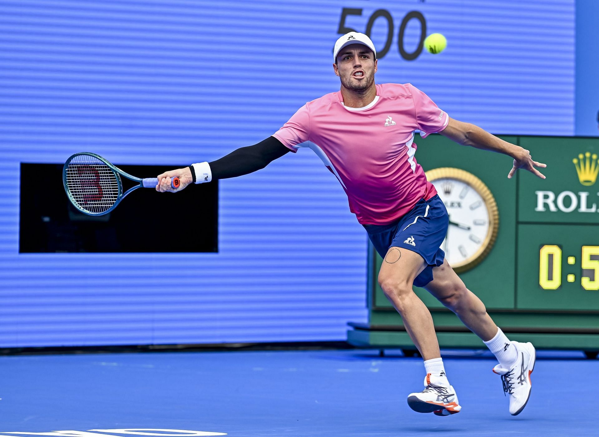 O&#039;Connell returns a serve in the ATP Qatar Open - Source: Getty