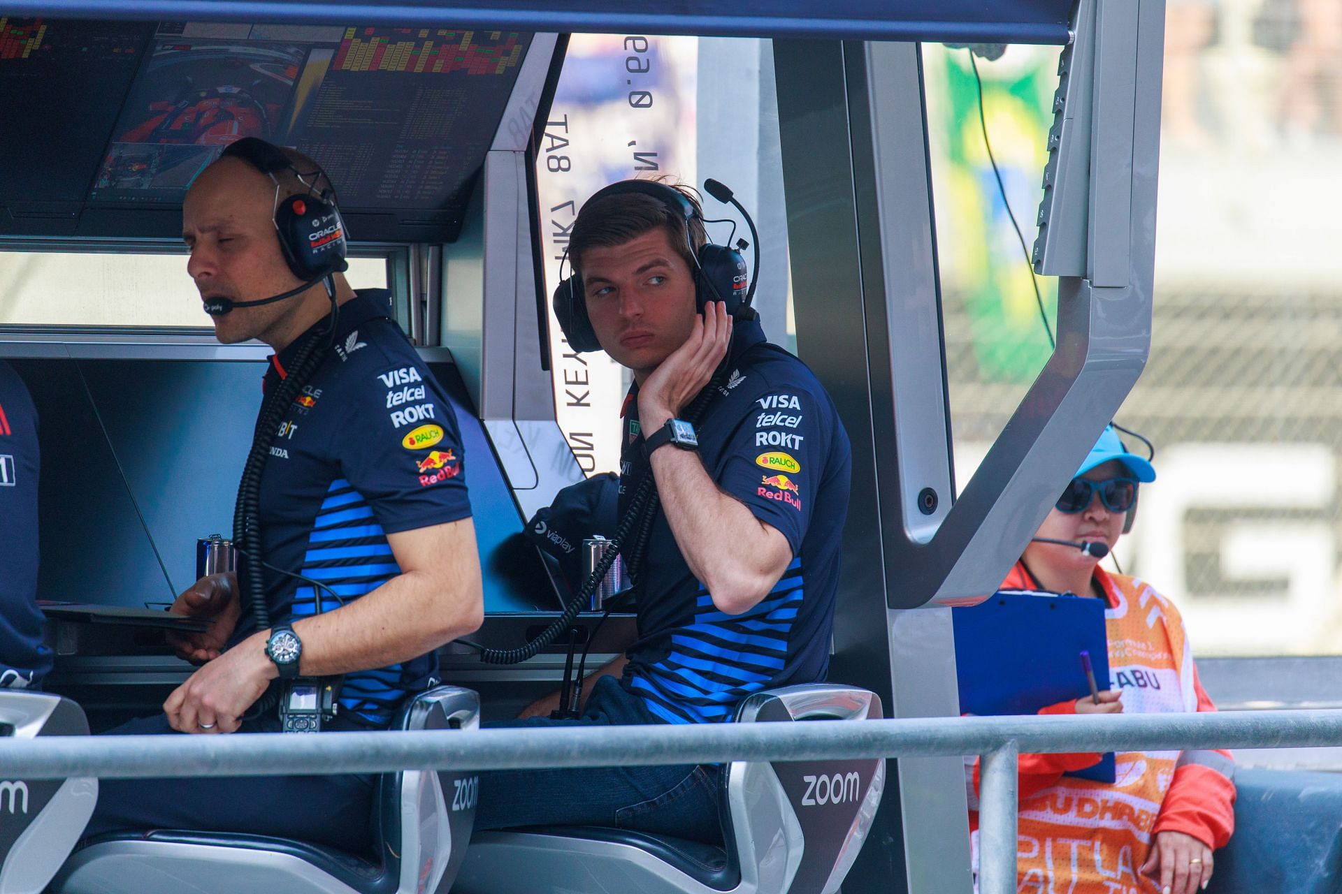 Max Verstappen [R] with his race engineer [L] (Image Source: Getty)