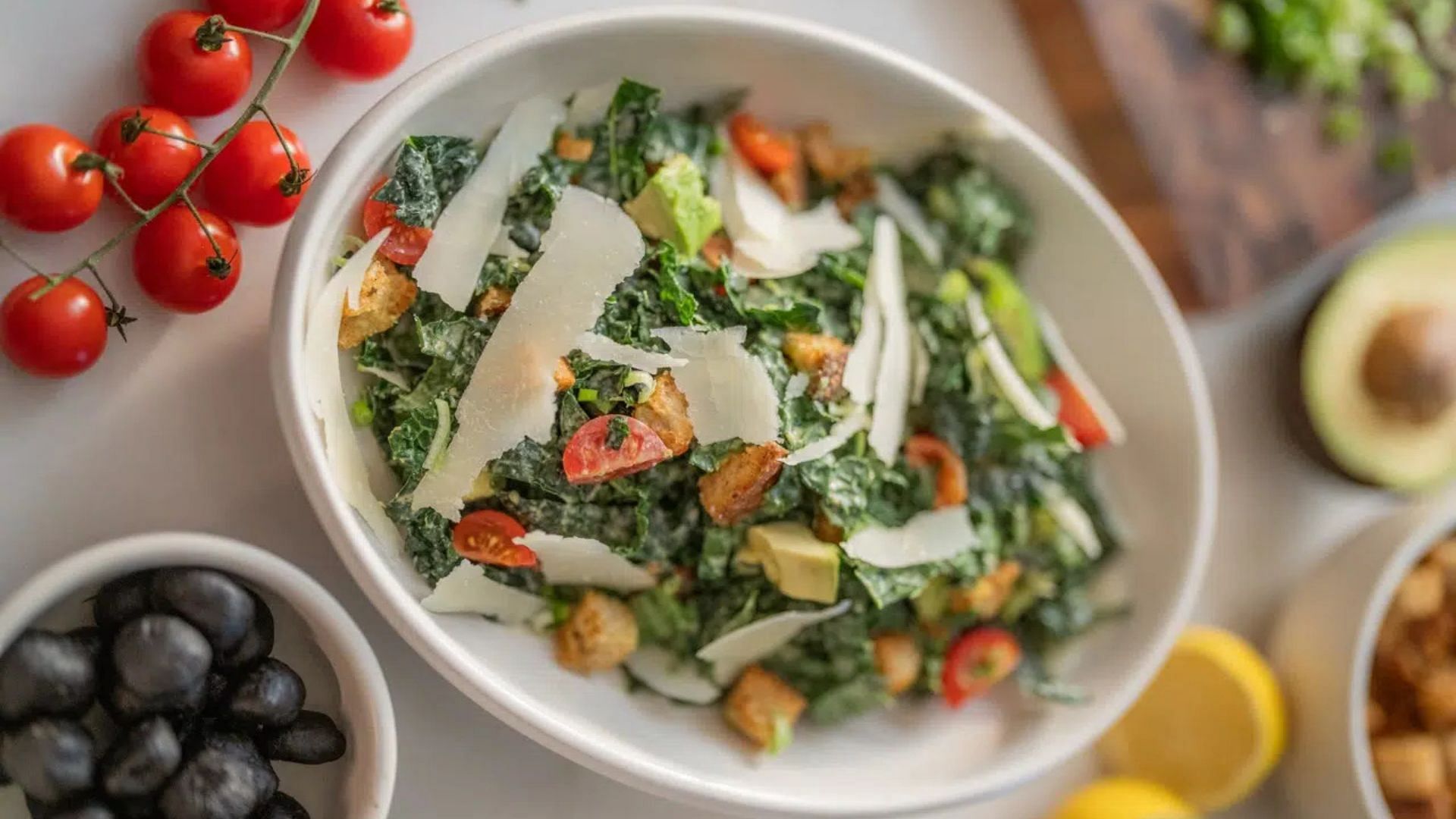 The SZA CZA Salad (Image via True Food Kitchen)