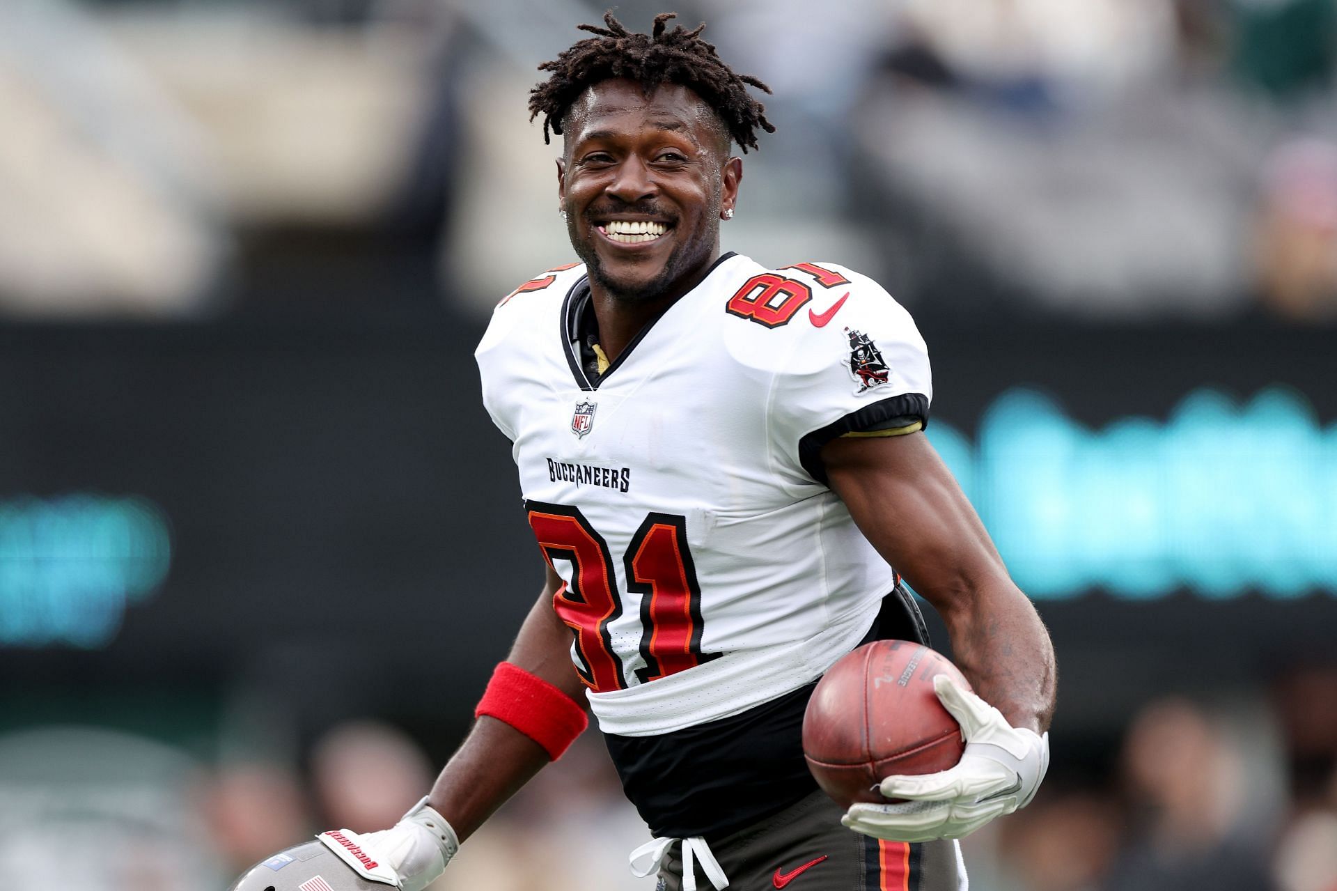 Antonio Brown during Tampa Bay Buccaneers v New York Jets (Image Source: Getty)