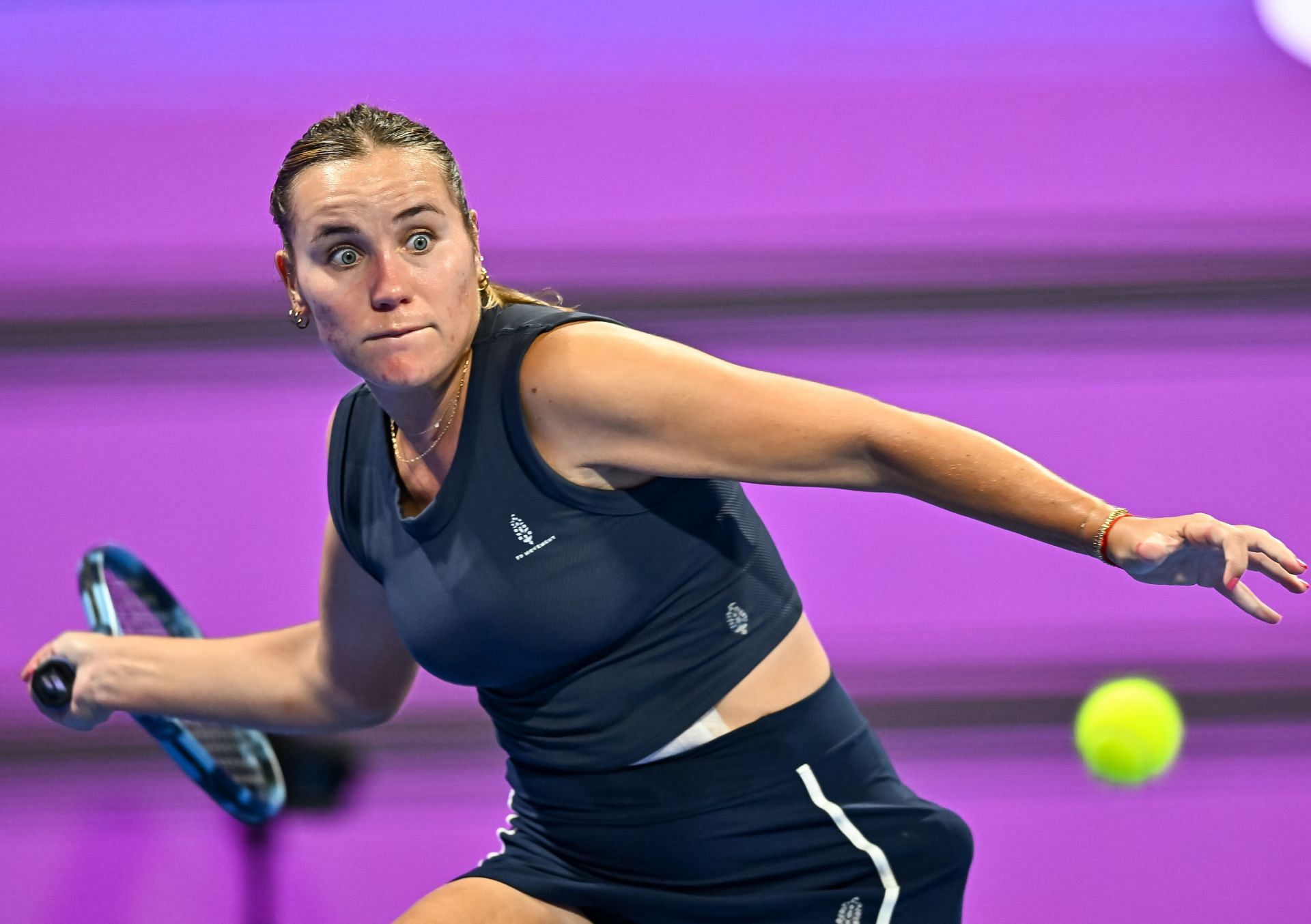 Kenin competes in her round of 16 match against Ons Jabeur during the WTA Qatar TotalEnergies Open 2025 - Source: Getty