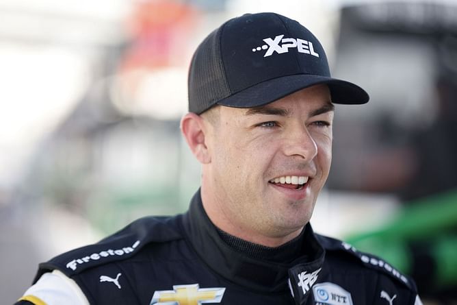 Scott McLaughlin shares adorable snippet of daughter Lucy perfecting her 'VL pose'
