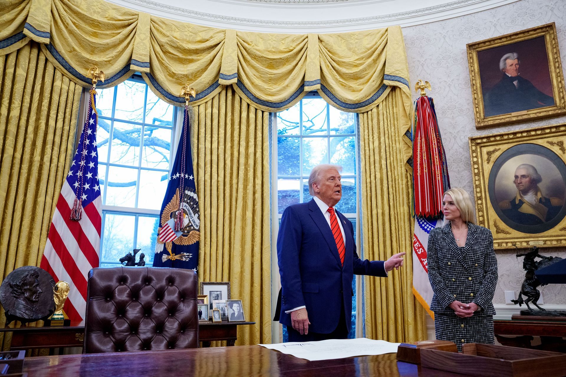 Donald Trump with Pam Bondi at The Oval Office - Source: Getty