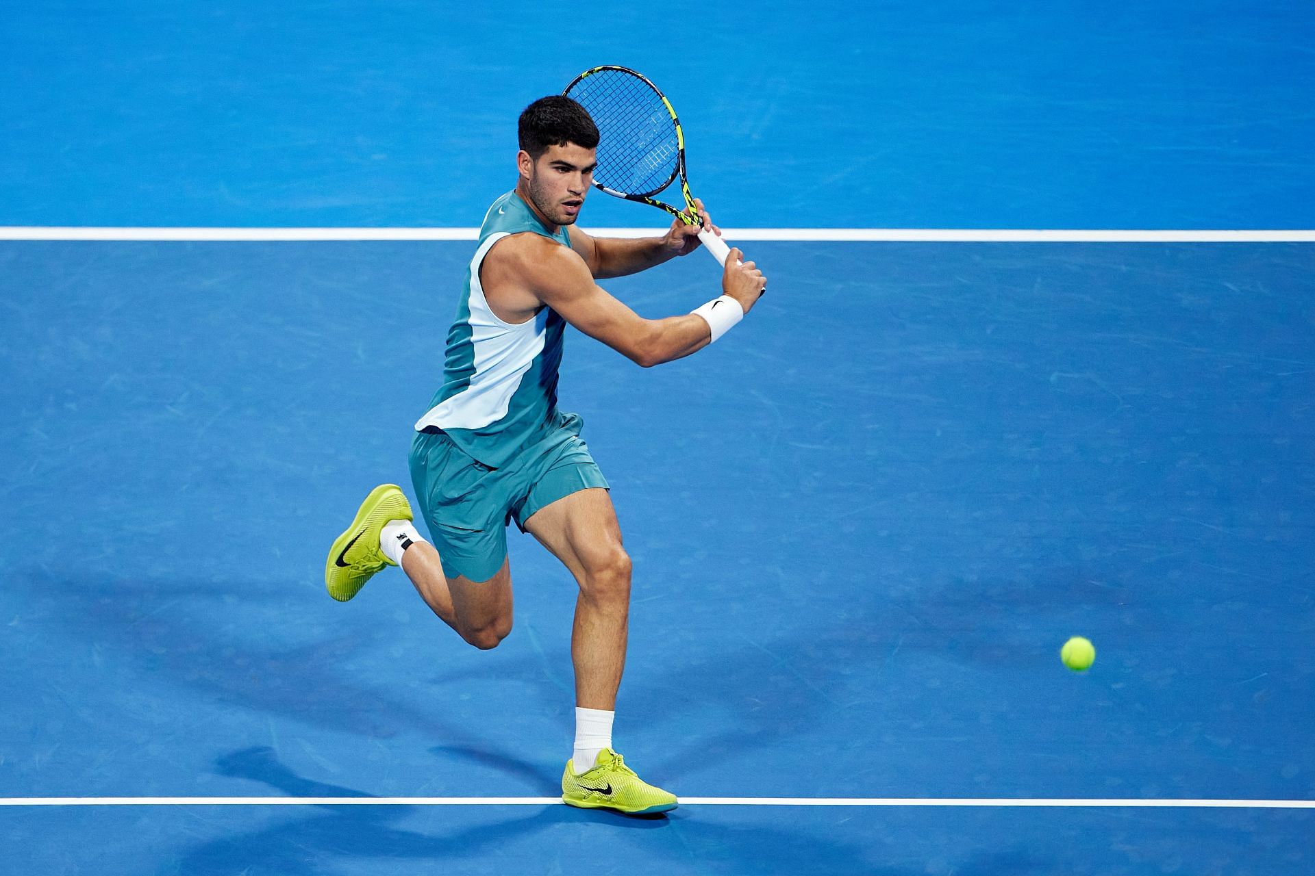 Alcaraz plays a volley in the Qatar ExxonMobil Open - Source: Getty