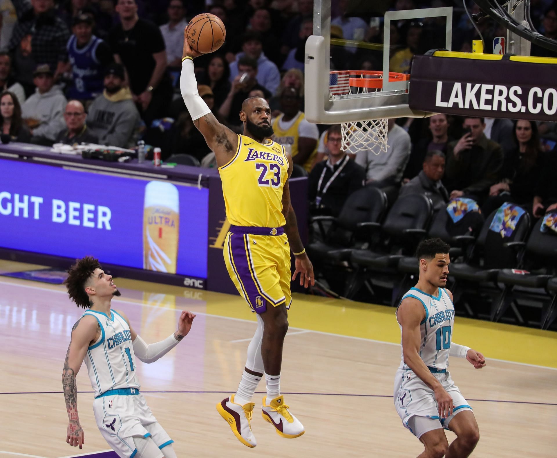 NBA: FEB 19 Hornets at Lakers - Source: Getty