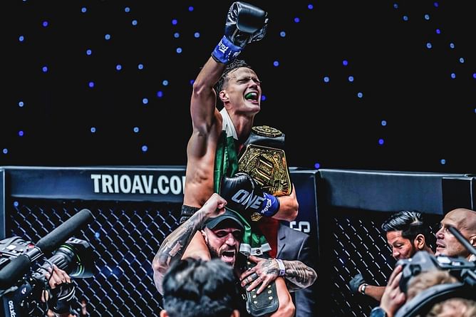 "Fighting was a no-brainer" - Jonathan Di Bella on how he went from kicking a ball to trading blows in a ring