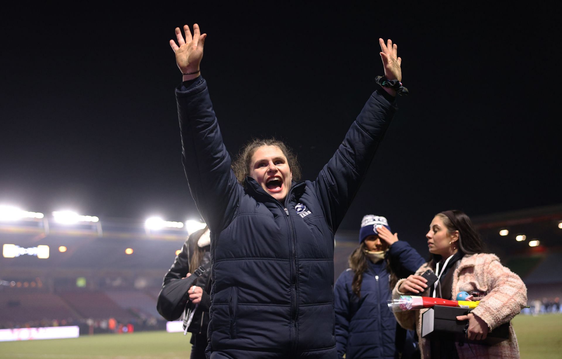 ⁠Ilona Maher meets fans after the Premiership Women&#039;s Rugby match between Harlequins and Bristol Bears (Photo: Getty Images)