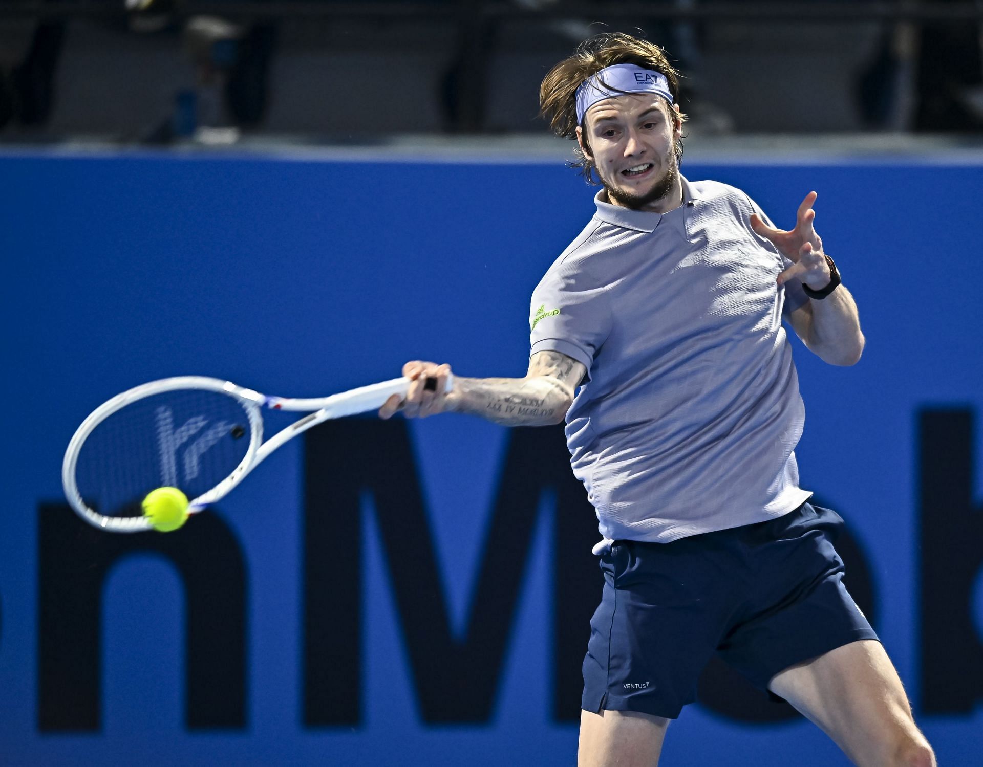 Alexander Bublik hits a forehand at Qatar Open 2025 (Source: Getty)