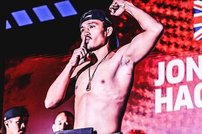 “I’ve tried practicing it” - Superlek reveals he’s been training grappling for possible MMA transition