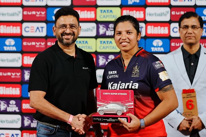 "Greatest wicket-keeper batsman India ever produced"- Fans hail Richa Ghosh after her blistering 64 (27) helps RCB beat GG in WPL 2025