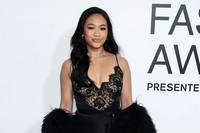Suni Lee makes her feelings known as she meets famous Thai actress during New York Fashion week while turning up the glamour in all black outfit