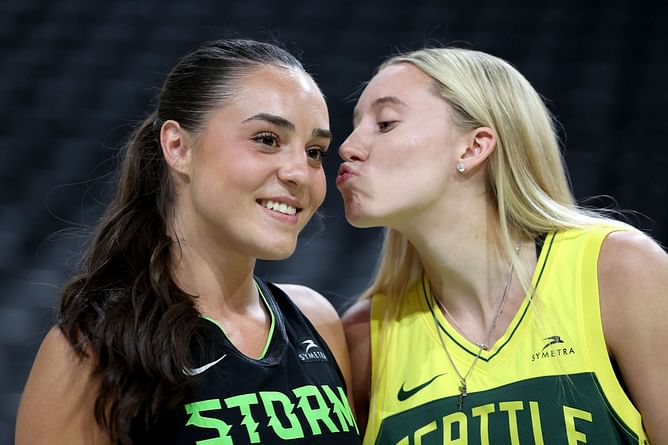 “Power of Nika Muhl in attendance”: College hoops fans impressed after Paige Bueckers' all-round performance vs St. John’s