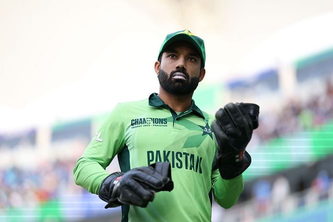 "Learn hi learn hoyi jaa raha hai" - Ahmed Shehzad trolls Mohammad Rizwan after Pakistan's 2025 Champions Trophy exit