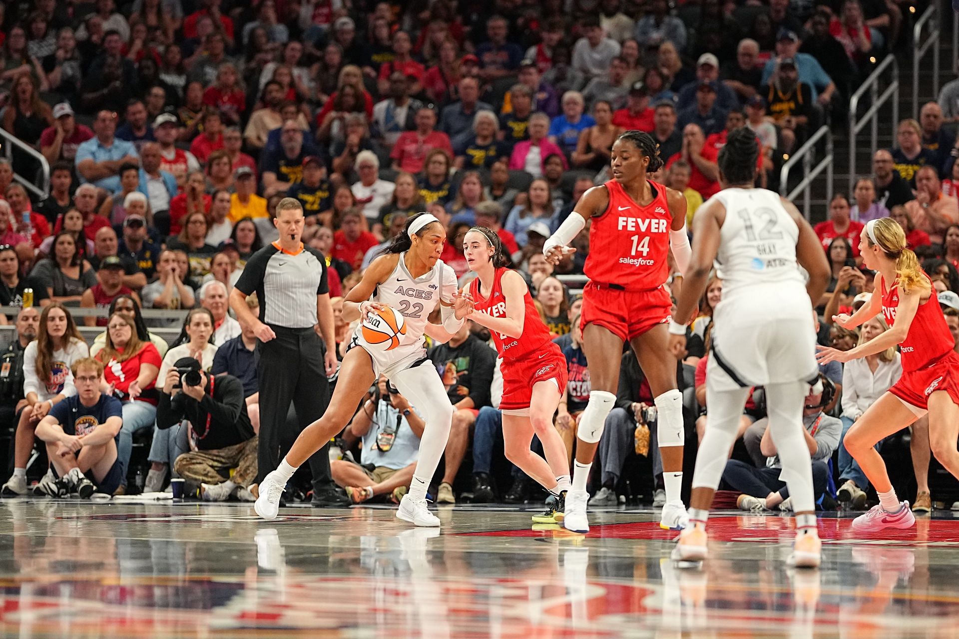 Indiana Fever vs Las Vegas Aces - Source: Getty