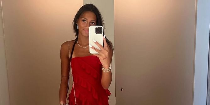 Nebraska Volleyball's Harper Murray rocks white crop top and track pants in latest mirror selfie