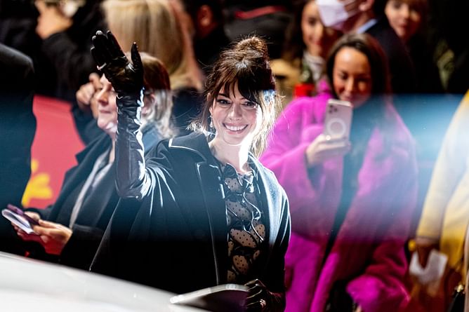 Anne Hathaway’s 4 best tips for ordering dessert