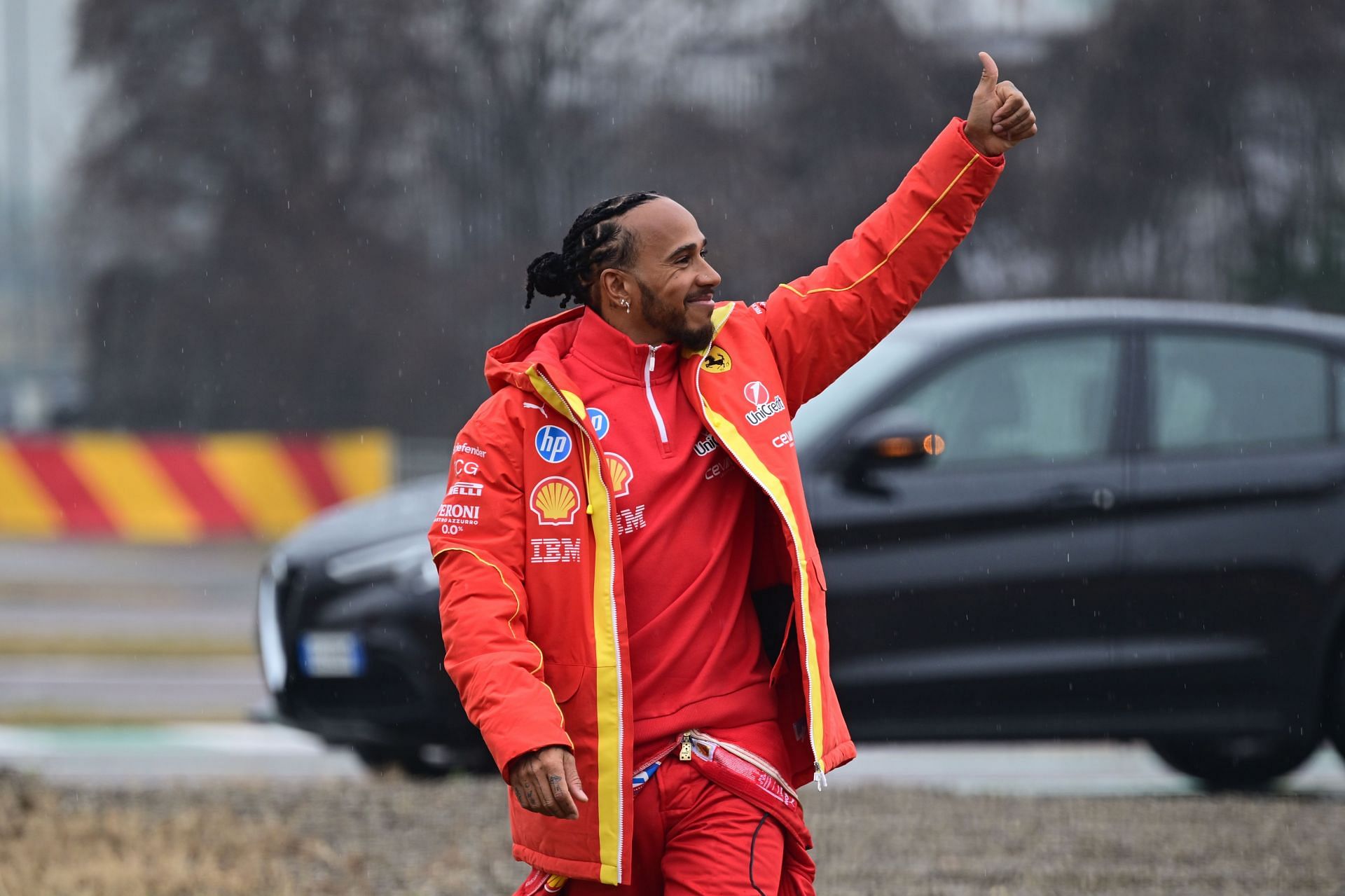 Guenther Steiner supports Lewis Hamilton (Image Source: Getty)