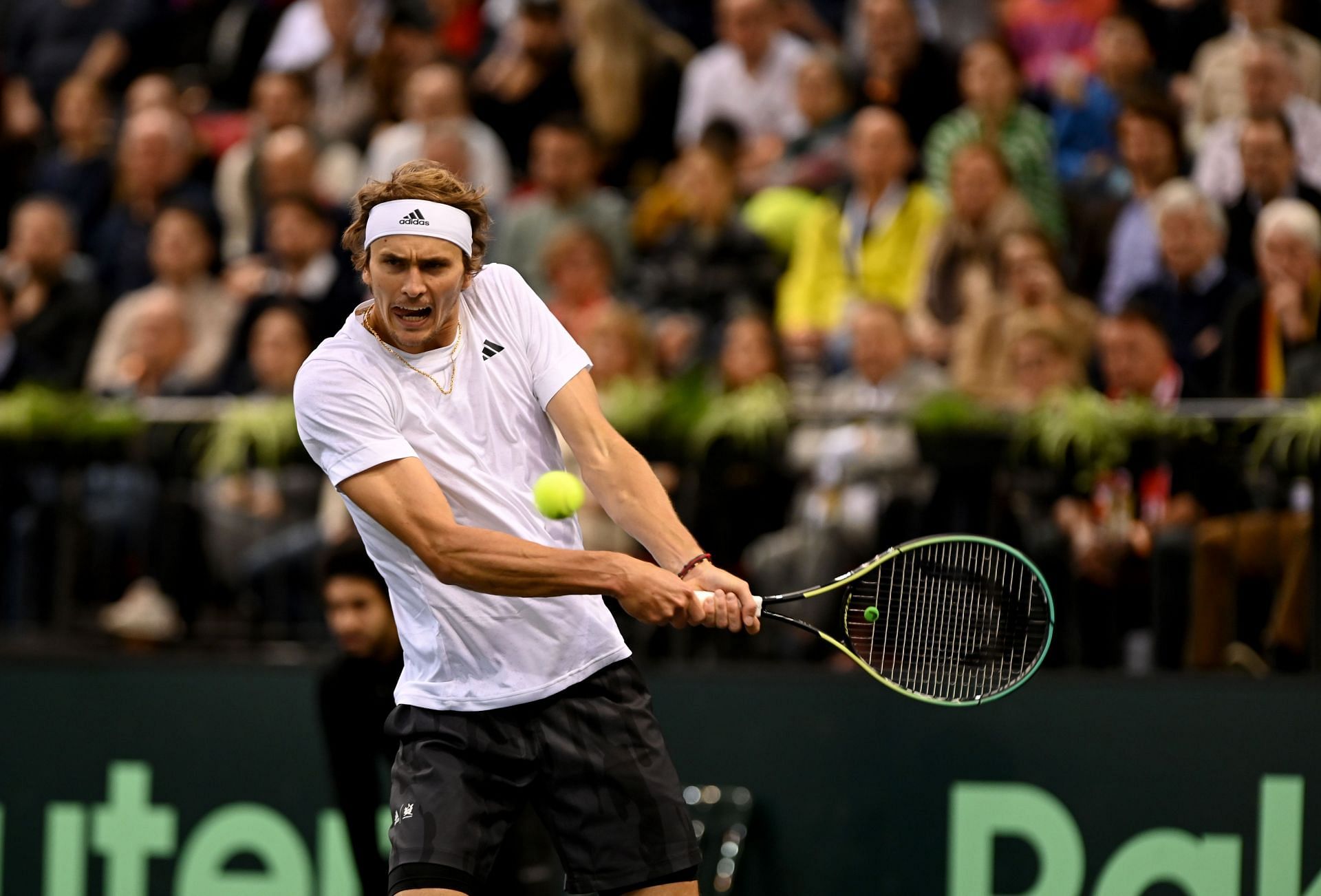 Alexander Zverev in action at the 2023 Davis Cup Qualifiers (Source: Getty)