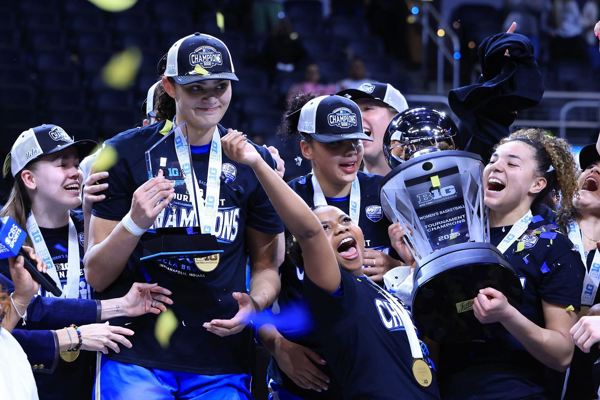 Lauren Betts (#51) of the UCLA Bruins celebrates with her teammates after winning the Big Ten Women&#039;s Basketball tournament against the USC Trojans at Gainbridge Fieldhouse on March 09, 2025 in Indianapolis, Indiana. Photo: Getty