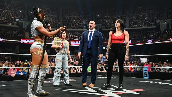 WWE Raw में होने वाले टाइटल मैच को लेकर हुई बड़ी भविष्यवाणी, WrestleMania से पहले मिलेगा नया चैंपियन?